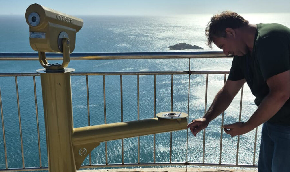 Arraial do Cabo orienta visitantes sobre conservação de equipamentos