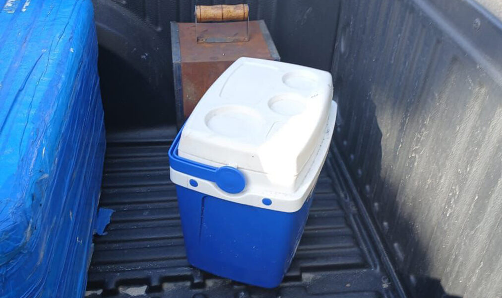 Arraial do Cabo apreende produtos e equipamentos irregulares durante fiscalização na Prainha