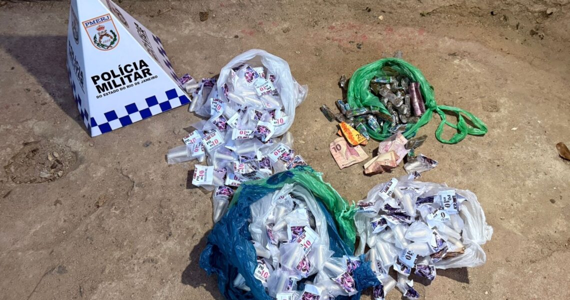 Mulher é flagrada com grande quantidade de drogas em residência no Lagomar em Macaé