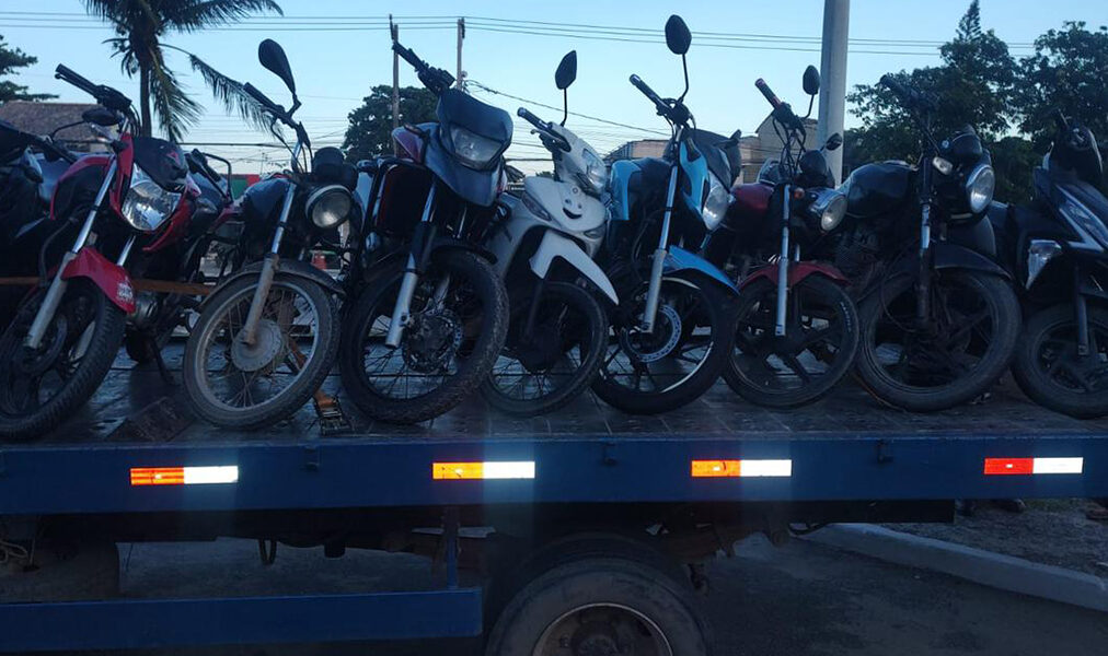 Cabo Frio apreende motocicletas irregulares em operação de ordem pública em Tamoios