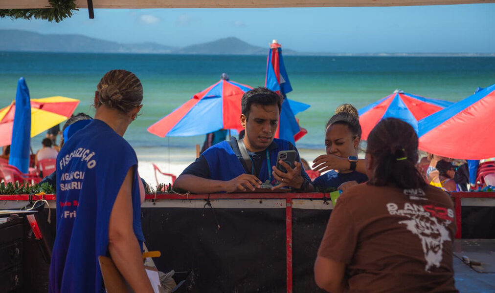 Cabo Frio aposta em orientação e fiscalização para proteger banhistas no verão