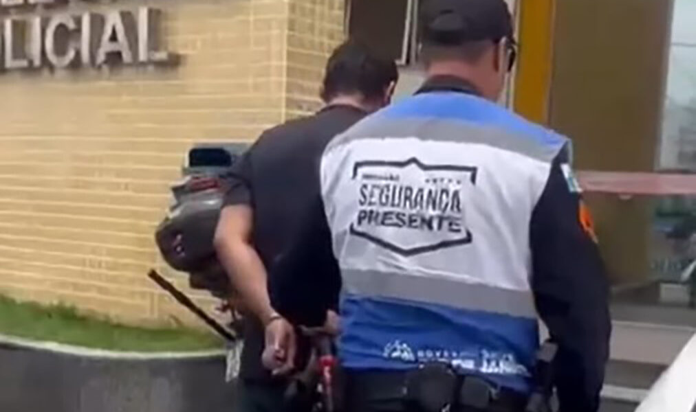 Homem rompe tornozeleira eletrônica e é preso por furto em Macaé