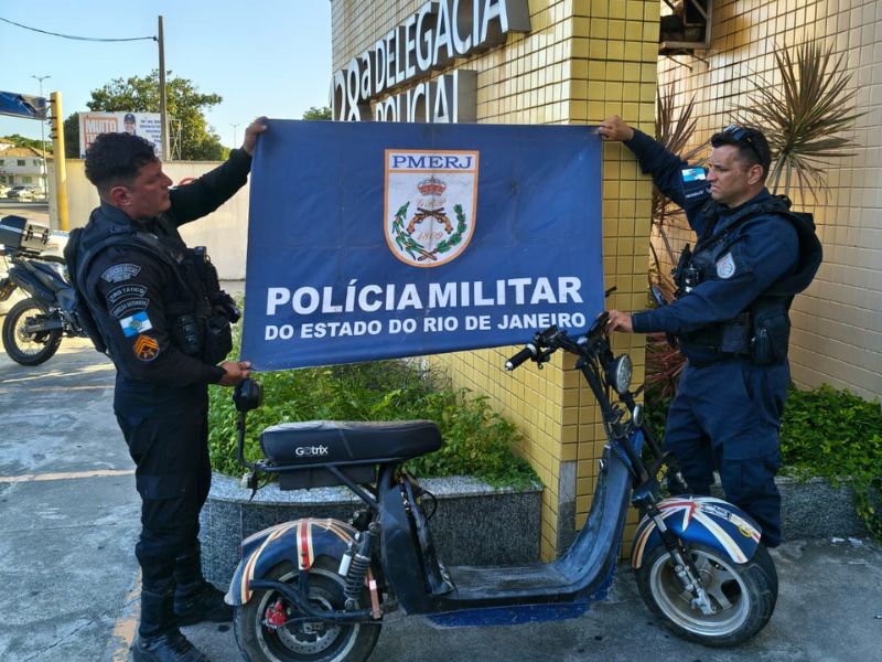 Homem e adolescente são detidos em Rio das Ostras por tráfico de drogas