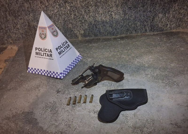 Polícia prende homem armado durante Carnaval em Barra de São João, distrito de Casimiro