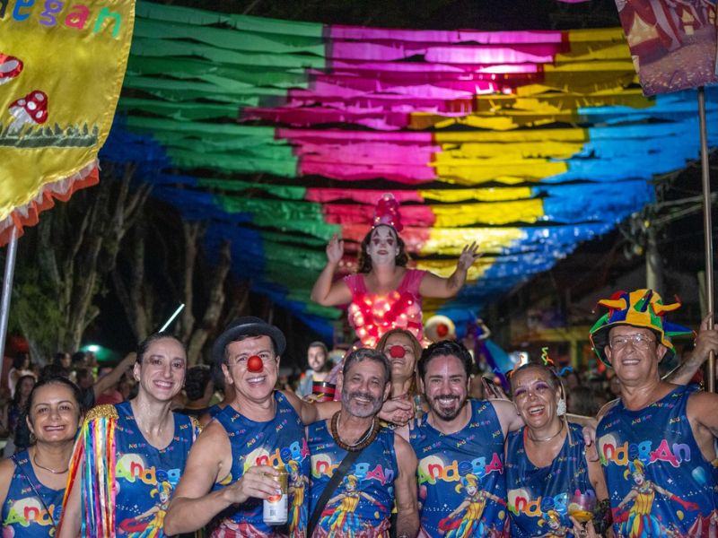 Desfile de blocos e show de Amanda Amado fecham Carnaval em Silva Jardim