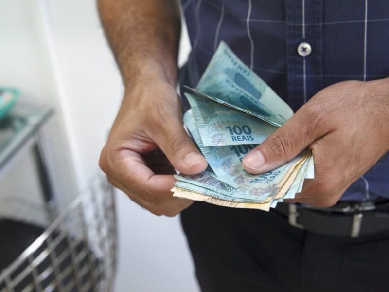 Rio das Ostras começa a pagar atrasados de ex-funcionários da Terrapleno