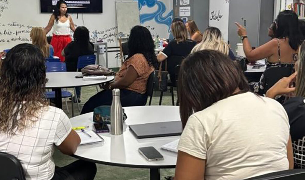 Escola Alfredo Castro recebe capacitação sobre alfabetização e Braille em Cabo Frio