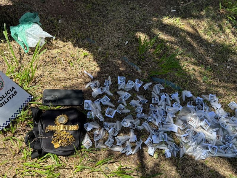 Jovens são detidos por envolvimento com o tráfico de drogas em Macaé