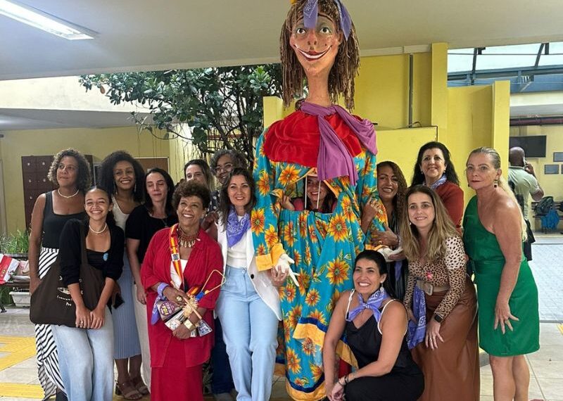 Luta contra o feminicídio é tema de ação no campus da UFRJ em Macaé