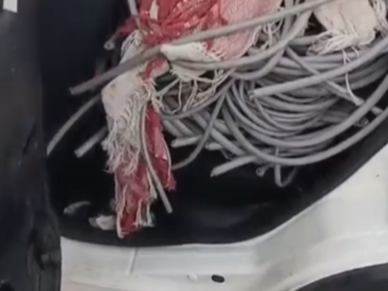 Ação da PM prende 2 homens que furtavam cabos em Macaé com uniforme de empresa