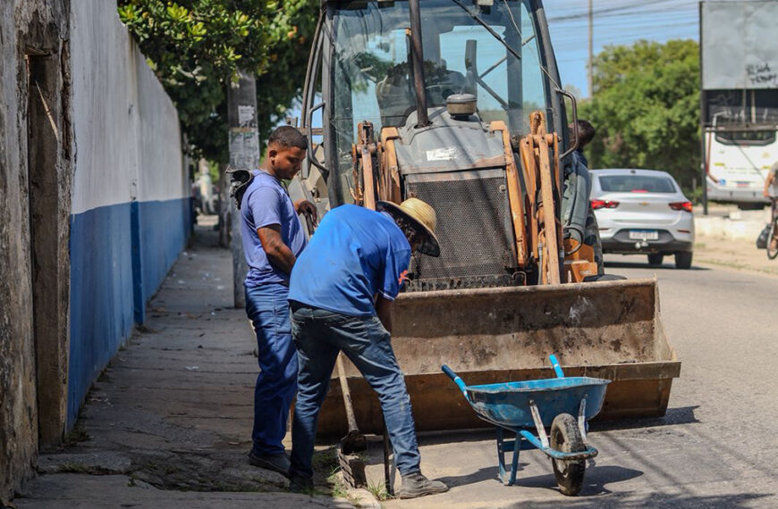Equipes atuam no Monte Alegre II para recuperar vias e melhorar drenagem