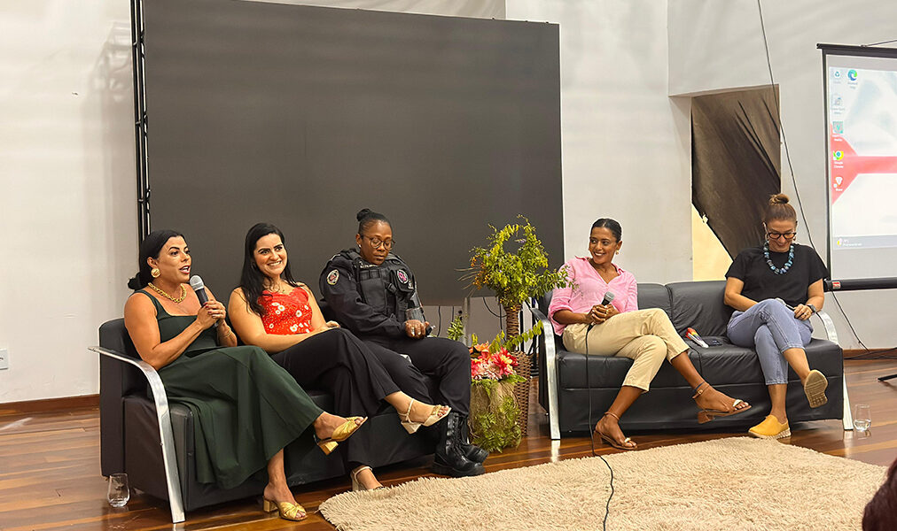 Iniciativa da Juventude aproxima alunas de referências femininas em Arraial do Cabo