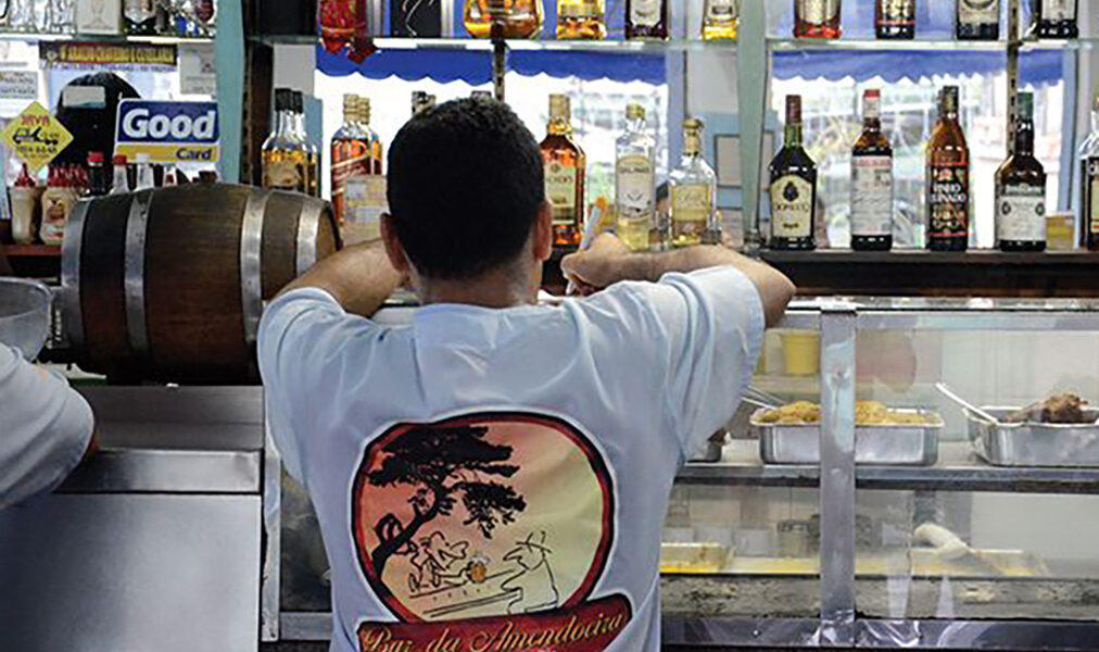 Homicídio em Cabo Frio mobiliza polícia após disparos em estabelecimento no bairro Palmeiras