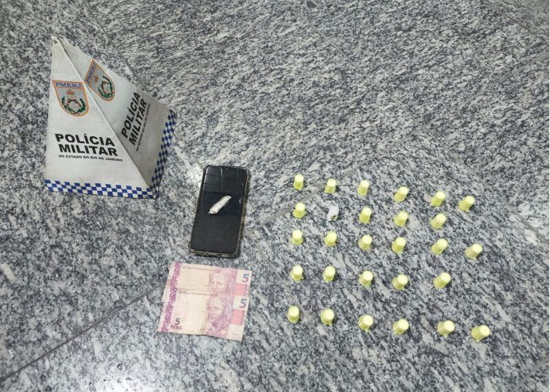 Polícia apreende adolescente com drogas após denúncia em Rio das Ostras
