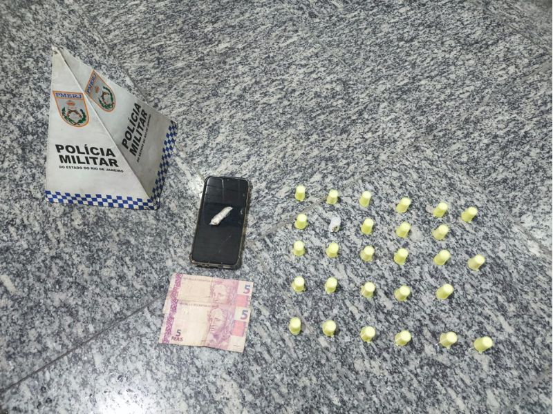 Polícia apreende adolescente com drogas após denúncia em Rio das Ostras