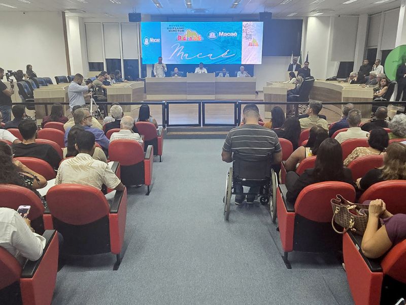 Revisão do Plano Diretor de Macaé tem início com solenidade na Câmara Municipal