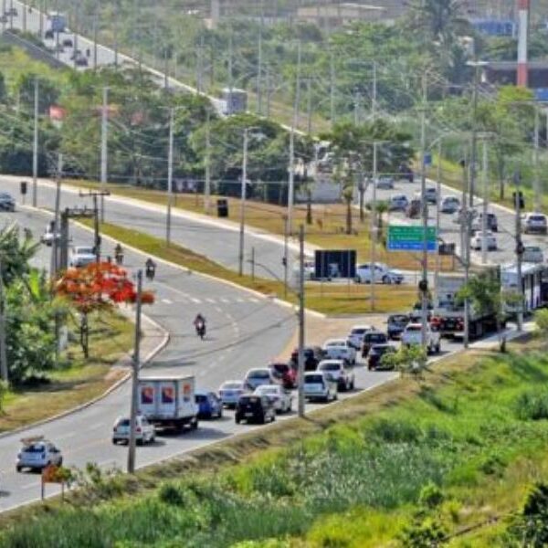 Trecho de 200 km da RJ-106 começa a receber 133 novos radares do DER-RJ