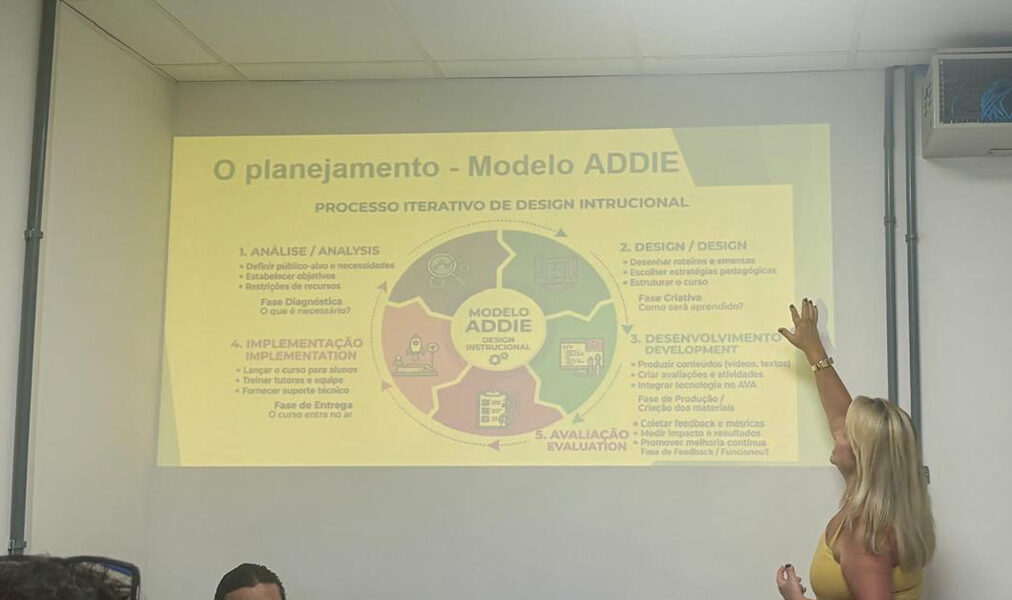 Capacitação prepara multiplicadores para modernizar ensino público em Cabo Frio