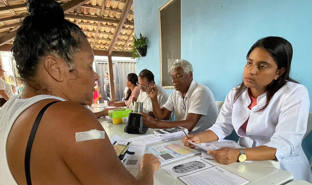 Atendimentos de saúde e assistência chegam ao Boa Vista com CRAS Itinerante em Arraial do Cabo