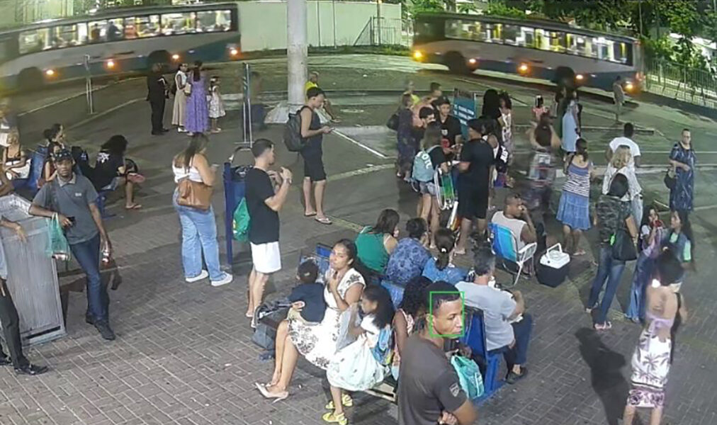 Homem com mandado de prisão em aberto é preso em Macaé depois de identificado em câmeras