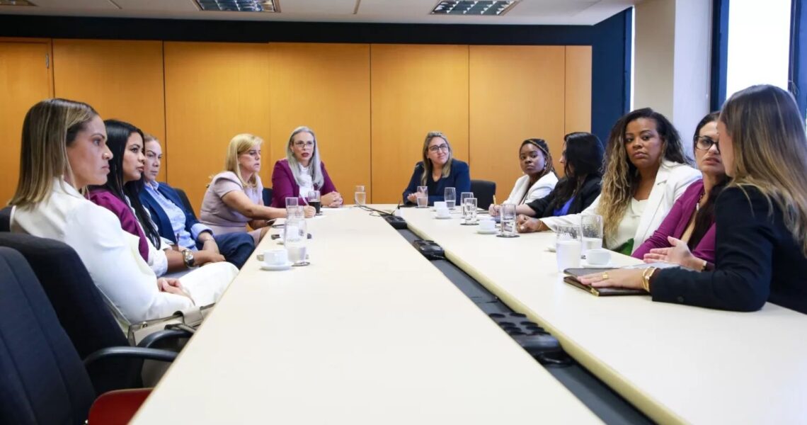 Ação institucional busca garantir justiça em caso de perseguição a advogada em Cabo Frio