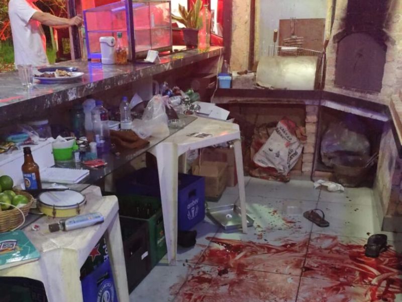 Ataque em bar de Saquarema termina com homem baleado e imagens sangrentas