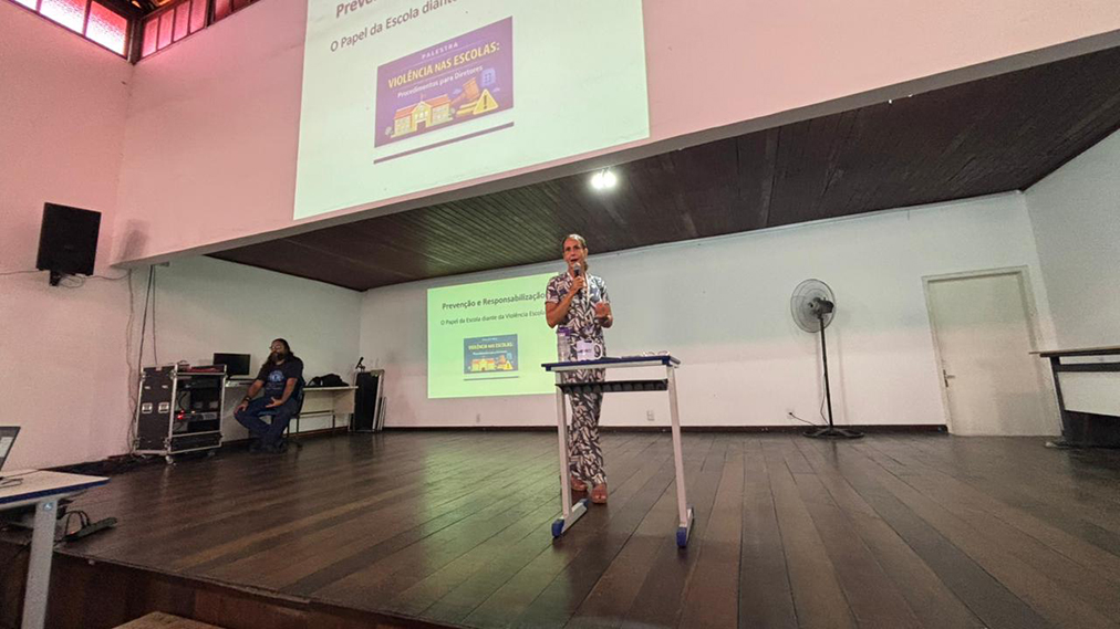 Cabo Frio amplia qualificação de diretores para atuação diante da violência nas escolas