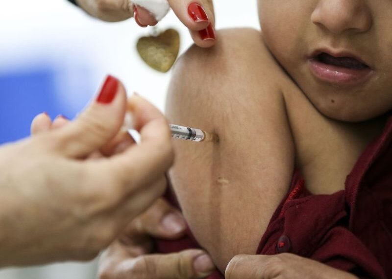 Rio das Ostras tem 12 postos de vacinação contra o sarampo depois de casos no Rio e em São Paulo