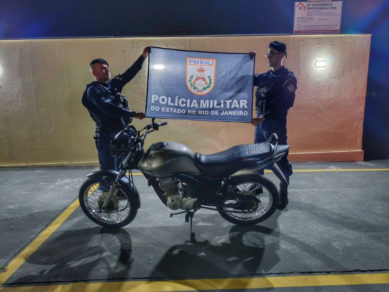 Moto com sinais de adulteração deliberada é apreendida pela PM em Silva Jardim