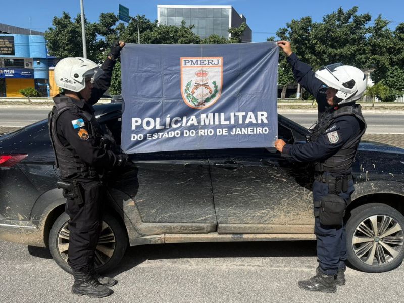 Denúncia leva PM a perseguir e apreender carro clonado em Rio das Ostras