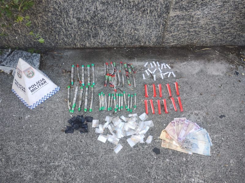 Policiais do 32º BPM prendem mais um traficante após denúncia em Rio das Ostras