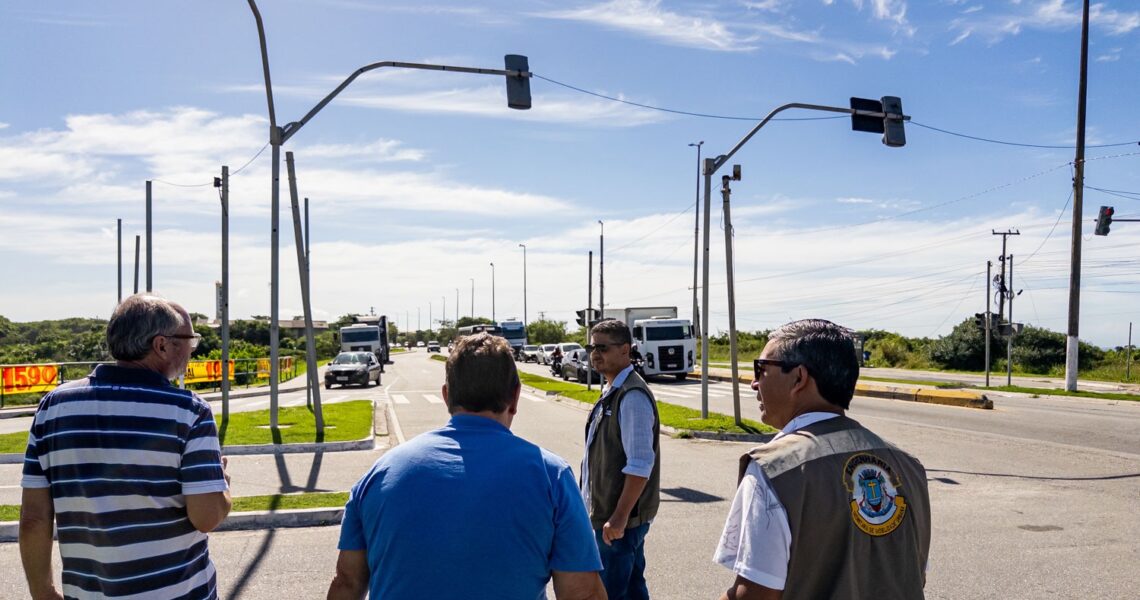 Semáforo do Atacadão em Macaé será substituído após falhas frequentes