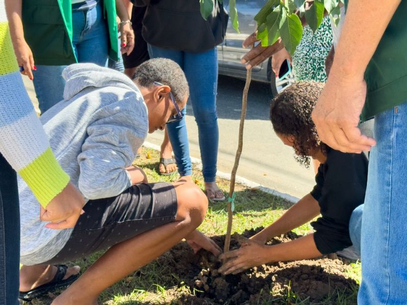 Silva Jardim promove plantio de mudas para celebrar Dia da Conservação do Solo