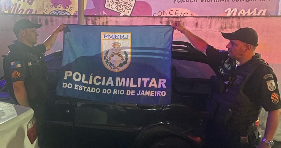 PM encontra automóvel furtado e recupera pertences da vítima em Macaé