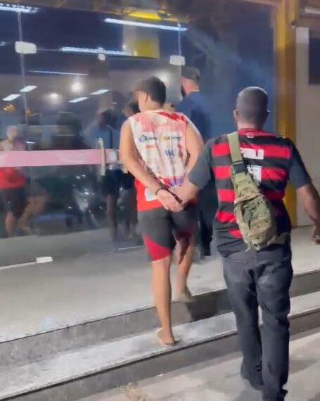 Polícia prende dois homens com drogas no Parque Aeroporto em Macaé