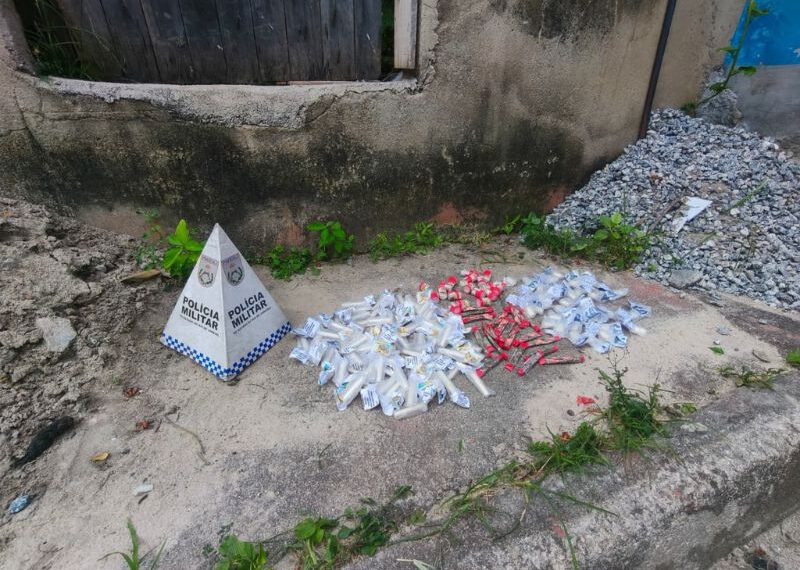Polícia encontra grande quantidade de drogas em terreno baldio de Rio das Ostras