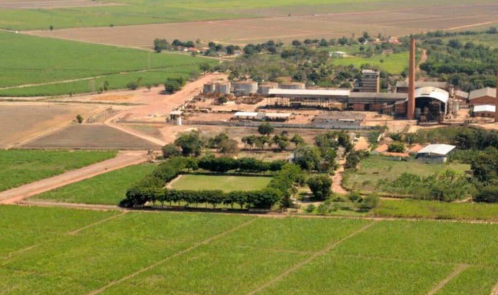 Serviços de terraplanagem e limpeza reforçam mobilidade no Quilombo Maria Romana em Cabo Frio