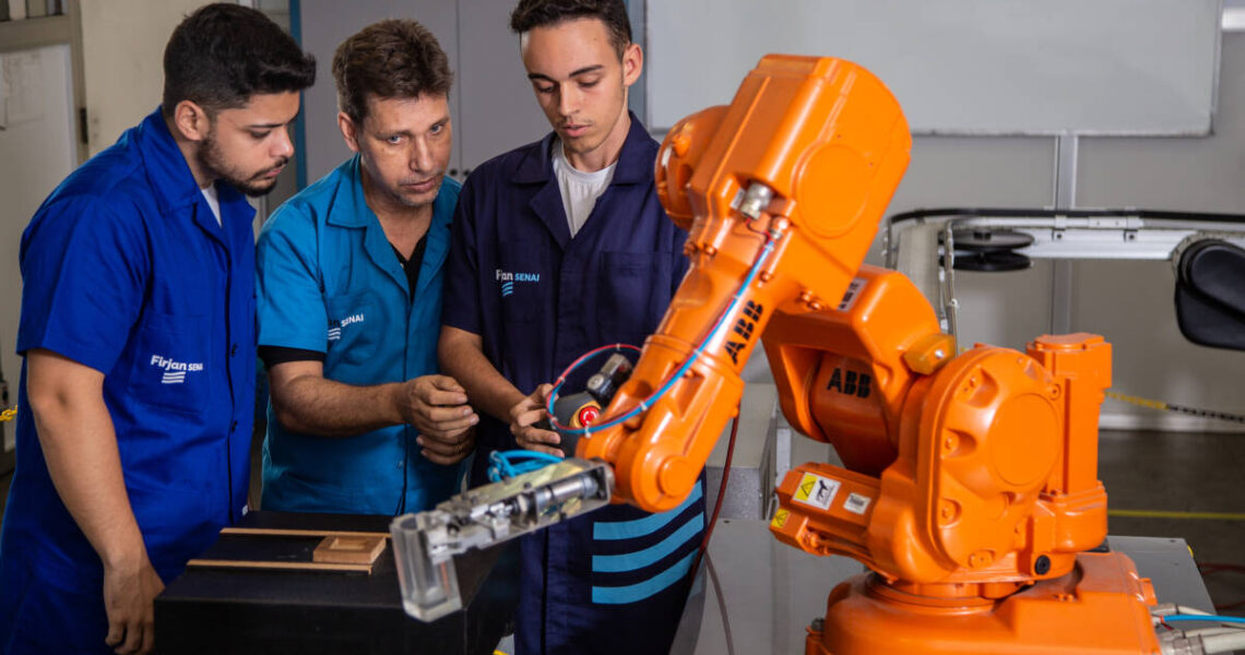 Firjan SENAI amplia acesso à formação técnica na região com vagas para Macaé e Campos