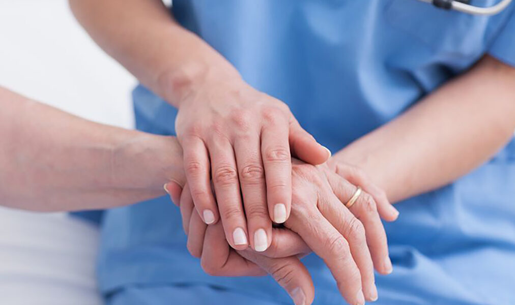 GRATUITO! Cabo Frio reúne atendimentos terapêuticos e apoio à melhor idade em praça