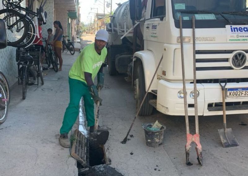 Operação fiscaliza ligações clandestinas de esgoto em bairros de Rio das Ostras