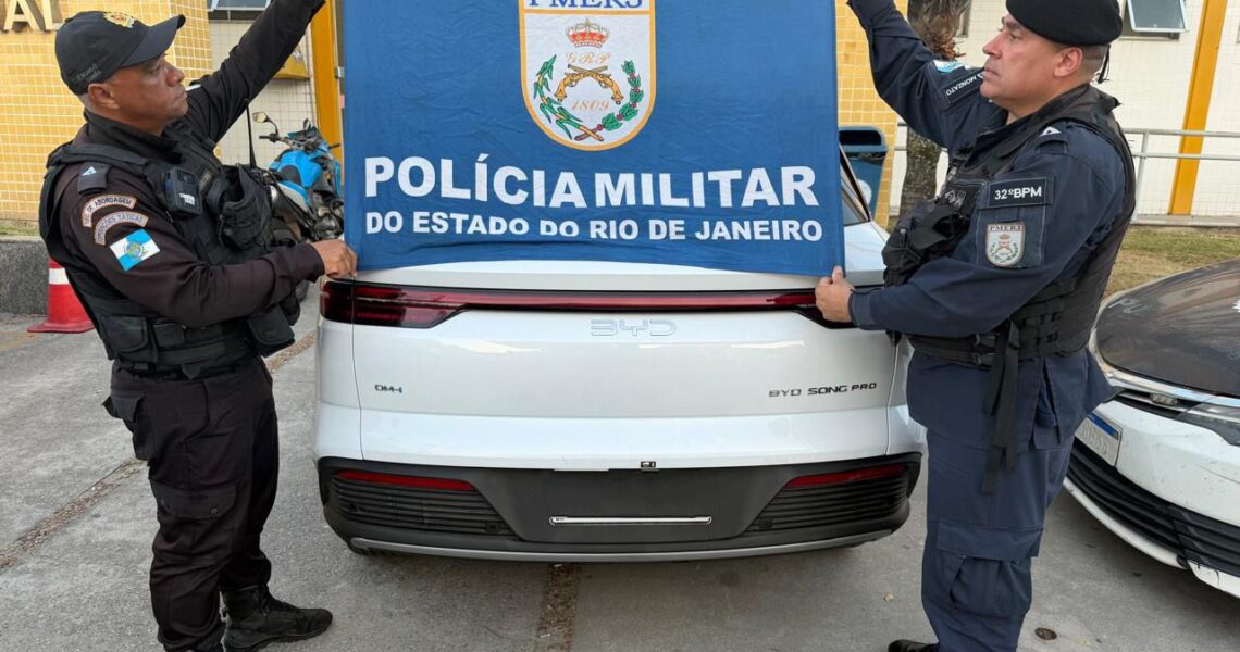 Denúncia leva a veículo roubado e resulta em prisão de condutor em Macaé