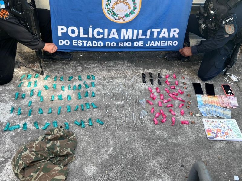 Traficantes são presos após ação da PM em comunidade de Rio das Ostras