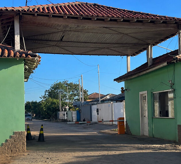Condomínios em Tamoios deverão retirar estruturas de controle de acesso
