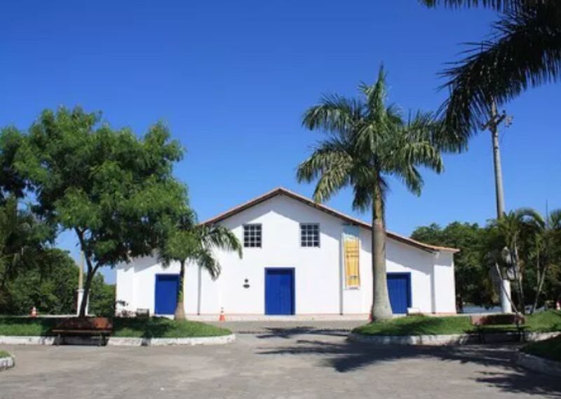 Artistas de Macaé lançam livro com peça de teatro autoral em Casimiro de Abreu