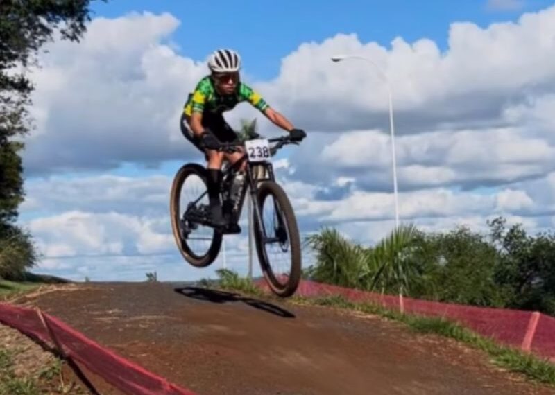 Atleta de Rio das Ostras de apenas 13 anos amplia experiência em busca da vaga olímpica em 2032