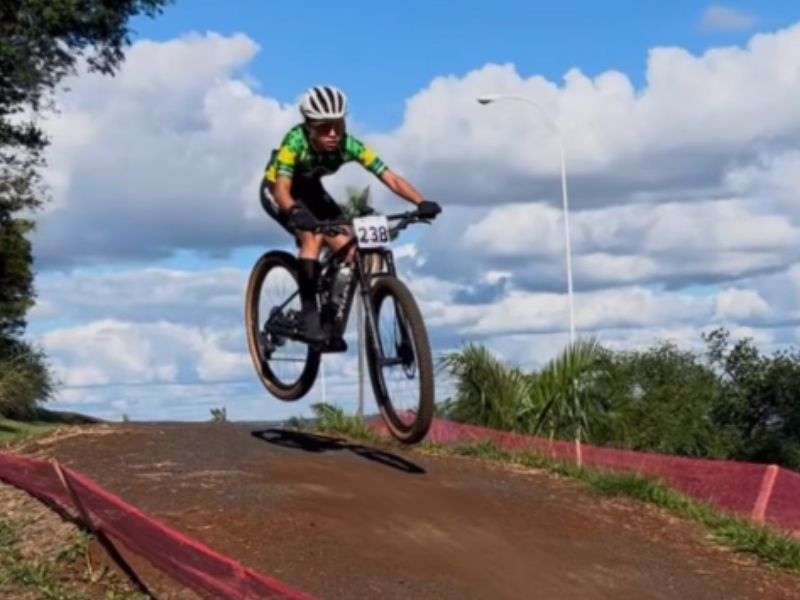 Atleta de Rio das Ostras de apenas 13 anos amplia experiência em busca da vaga olímpica em 2032