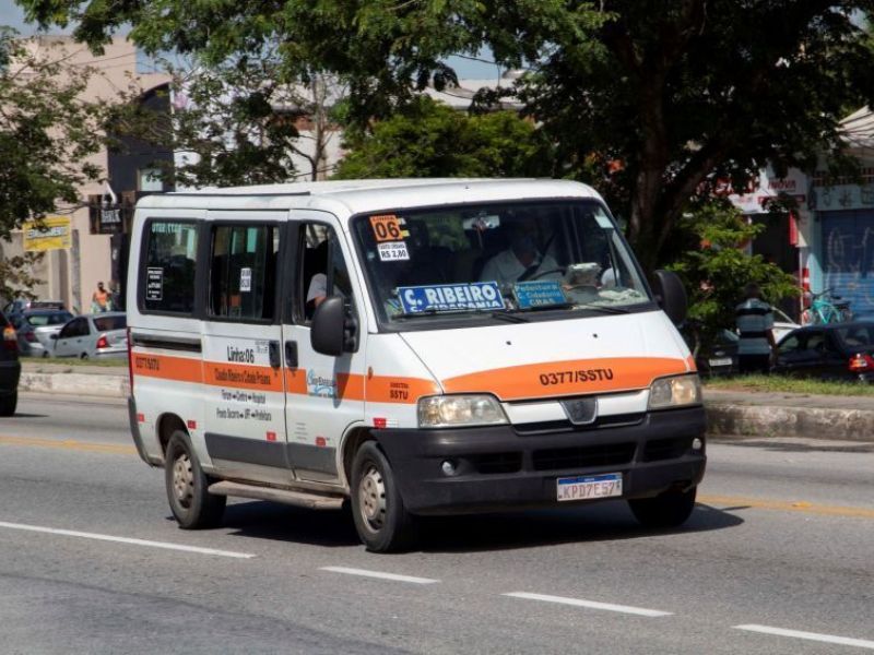 Condição das vans é tema de reclamações de moradores em semana de audiência na Câmara de Rio das Ostras