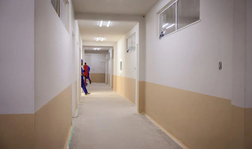 Hospital de Cabo Frio passa por reforma, ganha melhorias e quer deixar infiltração no passado
