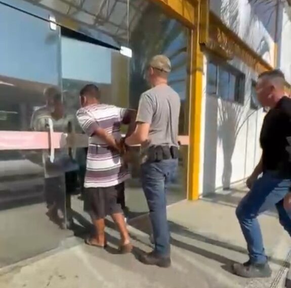Homem é preso por tráfico em Macaé durante ação na Favela da Linha