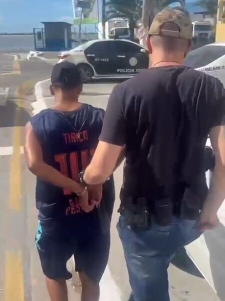 Suspeito tenta fugir, mas acaba preso com maconha e dinheiro em Macaé